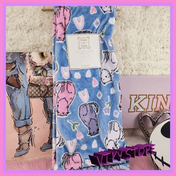 💕 NWT Emma & Taylor Ultra Soft Plush Throw Blanket 50x60 #7150 💕 - Picture 1 of 5